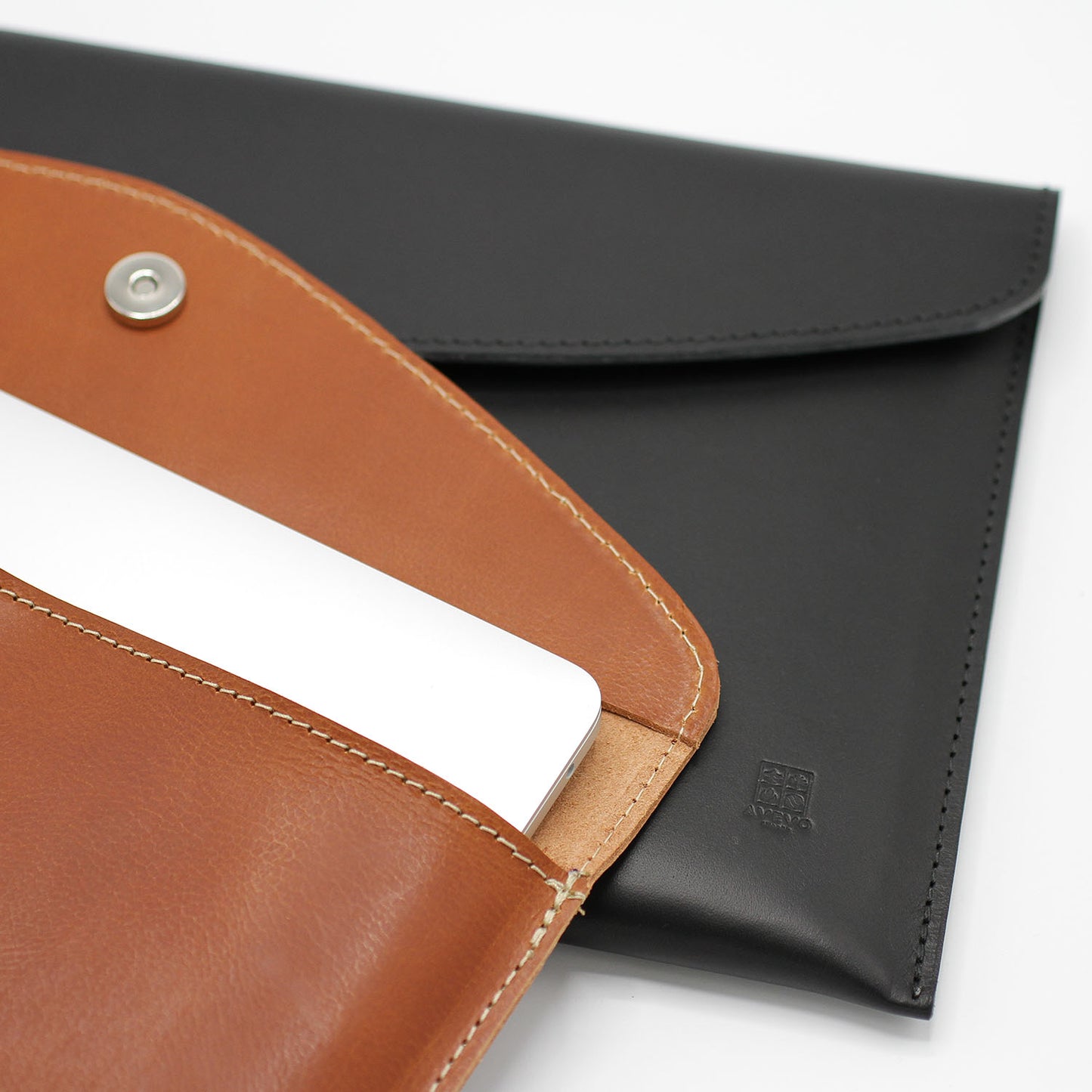 Laptop Sleeve, Datorväska i äkta skinn 14", Handtillverkad i Sverige, Vegetabiliskt garvat läder
