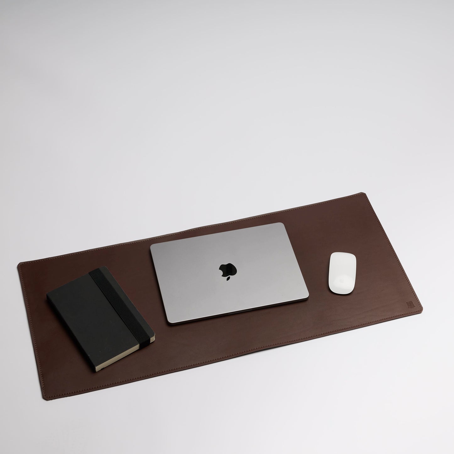 Skrivbordsunderlägg i äkta läder, Storlek 80x35cm, Elegant lyxig desk pad, Handtillverkad i vegetabiliskt garvat skinn.