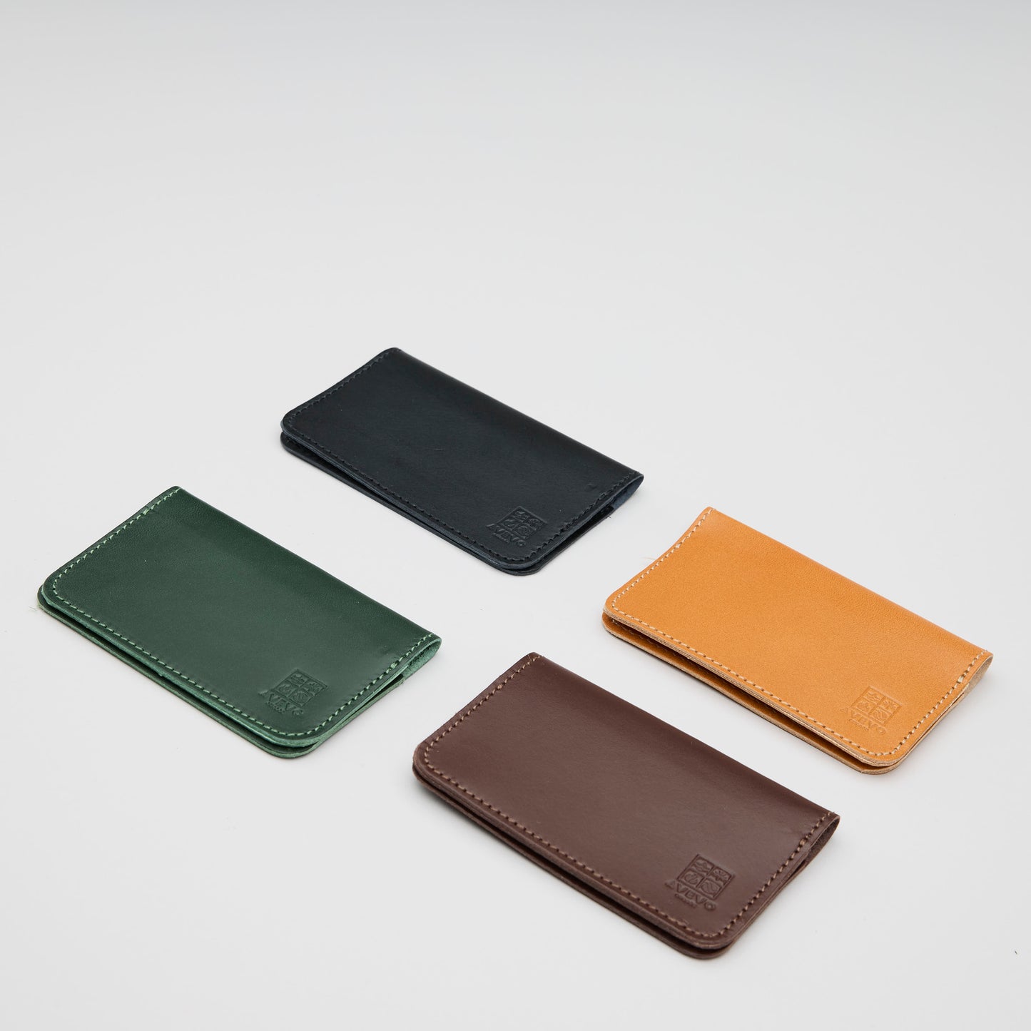 Plånbok, korthållare i minimalistisk design, Tillverkad i Sverige av vegetabiliskt garvat kvalitetsläder