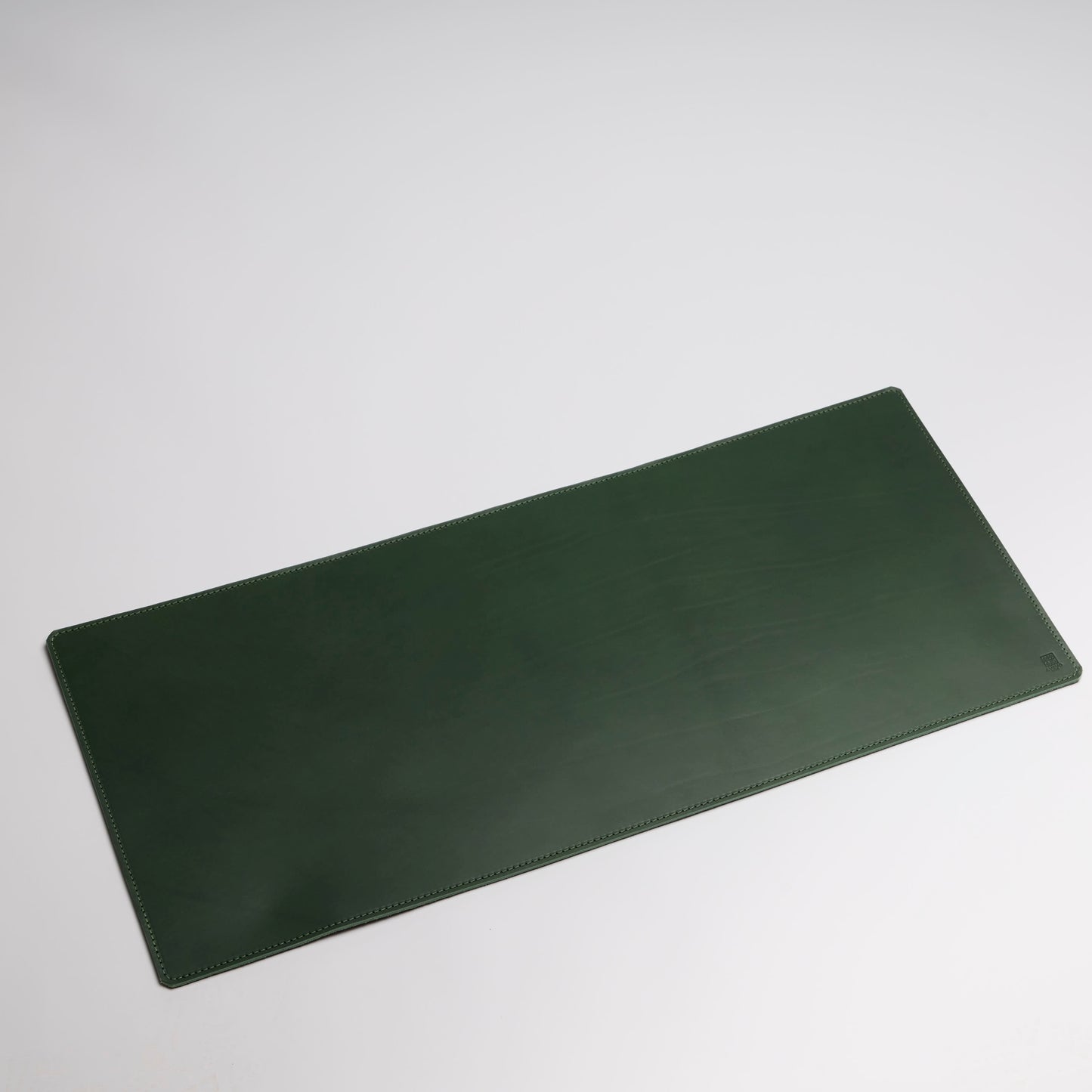 Skrivbordsunderlägg i äkta läder, Storlek 80x35cm, Elegant lyxig desk pad, Handtillverkad i vegetabiliskt garvat skinn.