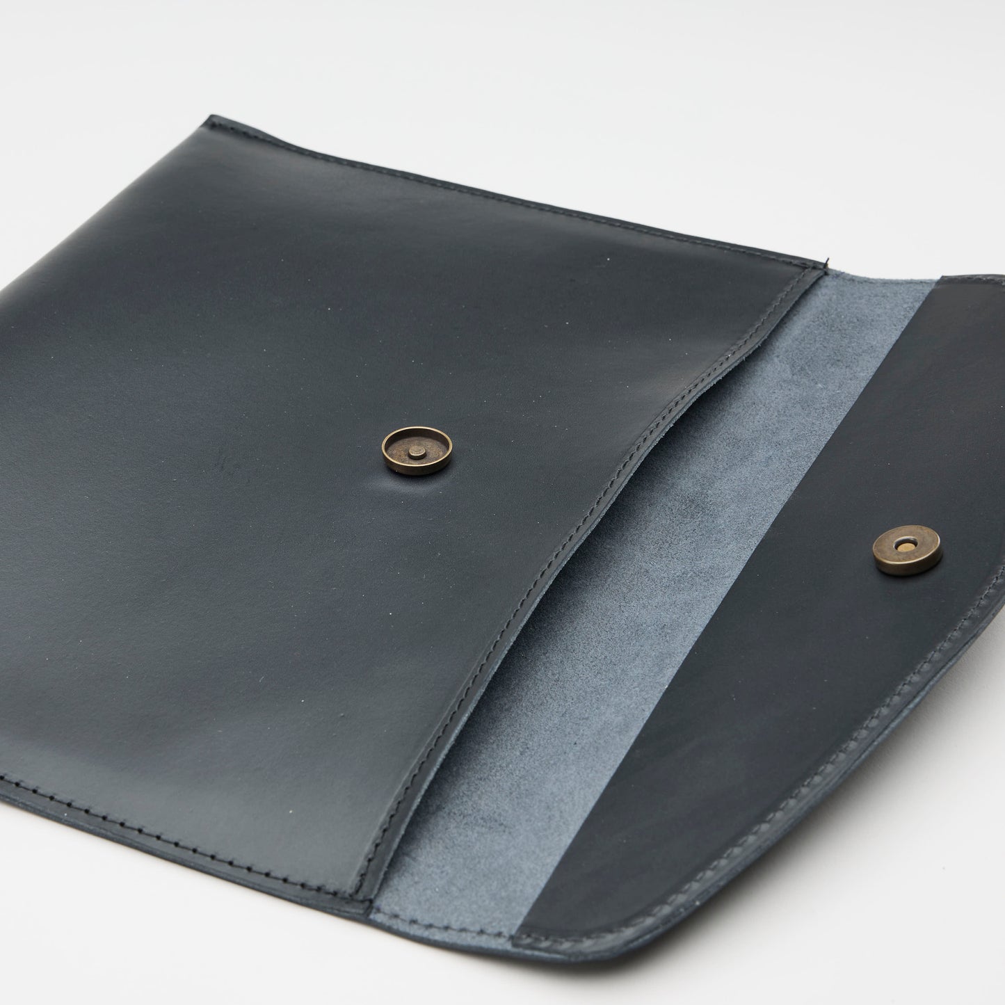 Laptop Sleeve, Datorväska i äkta skinn 14", Handtillverkad i Sverige, Vegetabiliskt garvat läder
